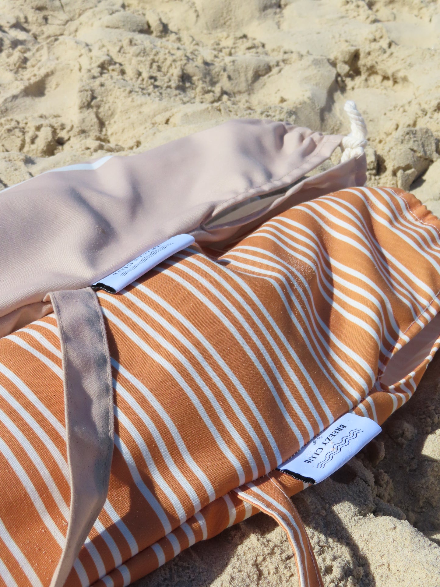 BURLEIGH - 2-Panel Breezy Windblock